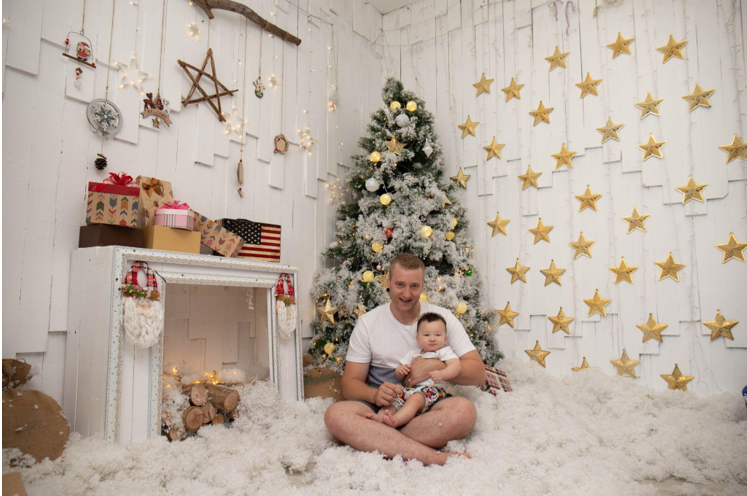 Capturing Christmas Magic in Naples' Photo Shoot Studio